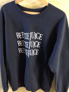 5/$25.00 “FLAWED” Women’s Halloween sweatshirt size large beetle juice